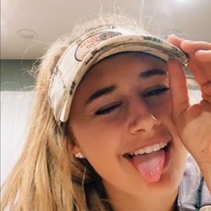 Meet your Posher, Samantha